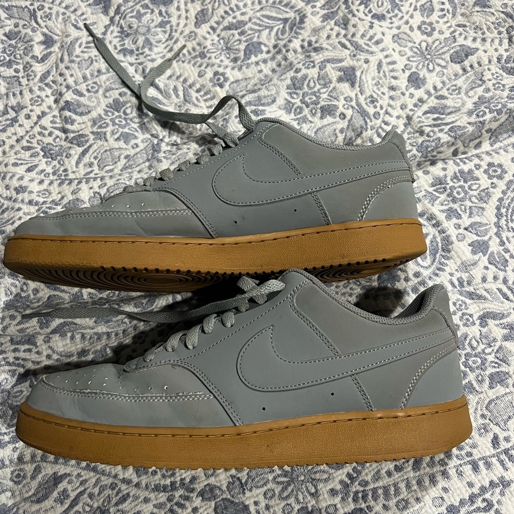 Men’s Nike shoes